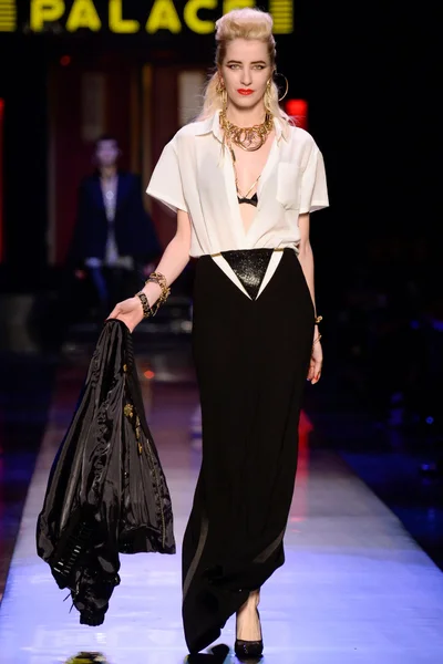 Look 26